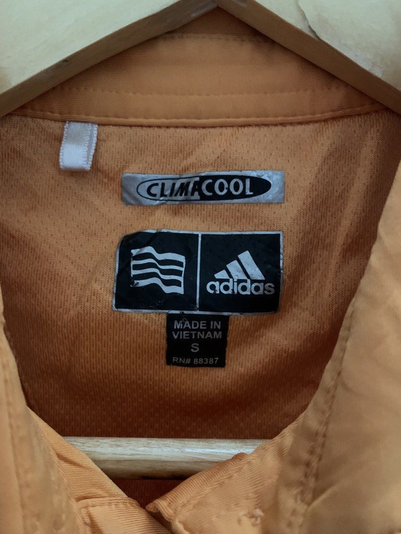 ADDIDAS SANDO WITH BUTONES (Category: Activewear) located in Naga. Submitted by justin472 (Listing ID 1463112542, Image 3). Description: .
