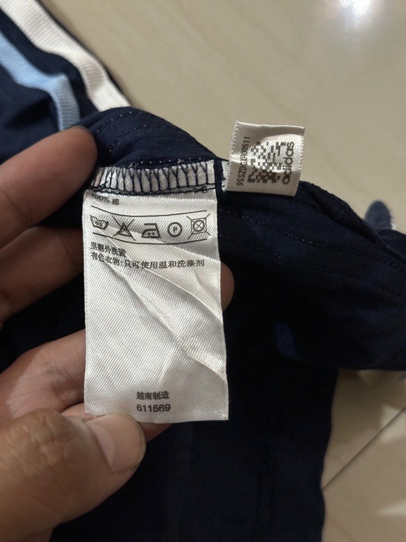 Adidas Argentina (Category: Activewear) located in Alitagtag. Submitted by bhthrift_30 (Listing ID 1463028867, Image 3). Description: Adidas Argentina 20/27 1k freeship Dm📩.