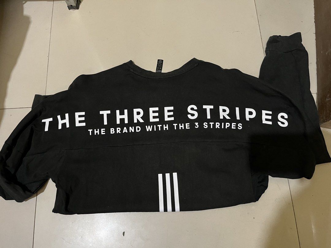 Adidas Athletics Long-Sleeve (Category: Hoodies) located in Baguio. Submitted by nifty.grails (Listing ID 1462964528, Image 3). Description: W: 22 L: 28 Large on Tag Color Rate: 7/10.