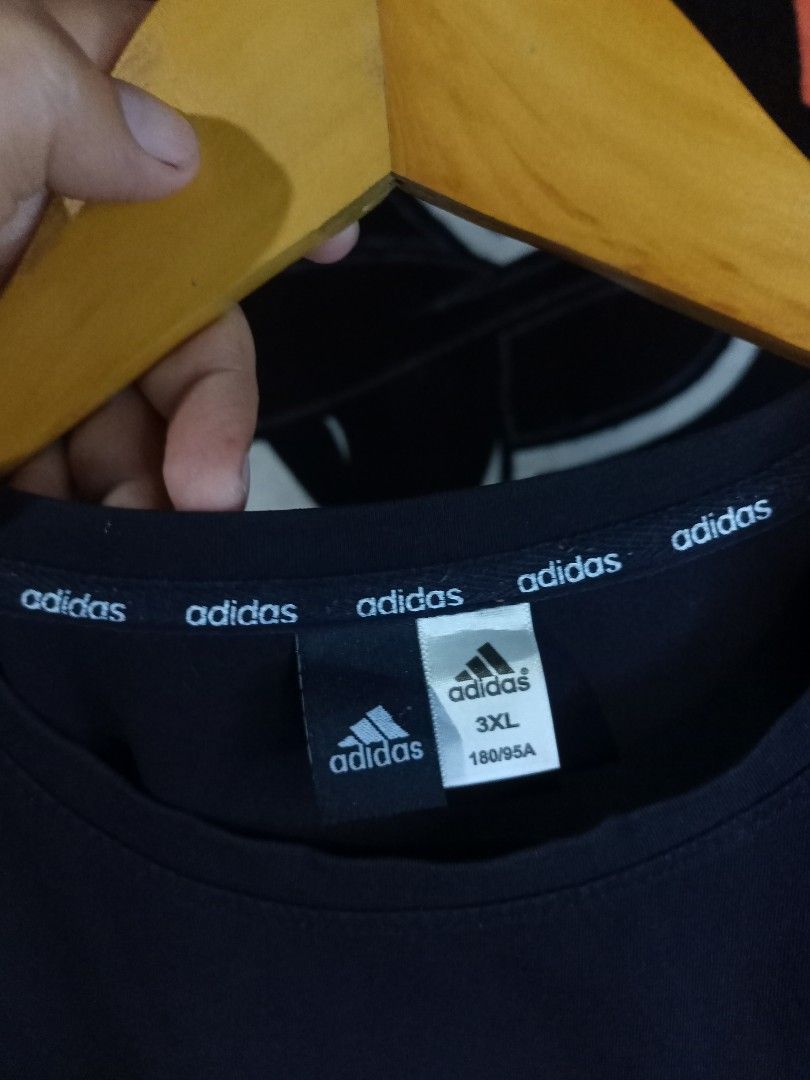 Adidas Black Tee (Category: Tshirts & Polo Shirts ) located in Castilla. Submitted by stignapamorma (Listing ID 1463050594, Image 2). Description: Branded Black T-shirt ( Thrifted ) Size - 20.5x24.5 Condition - Excellent Color Rate - 9/10 Issue - None Price - 350+SF.