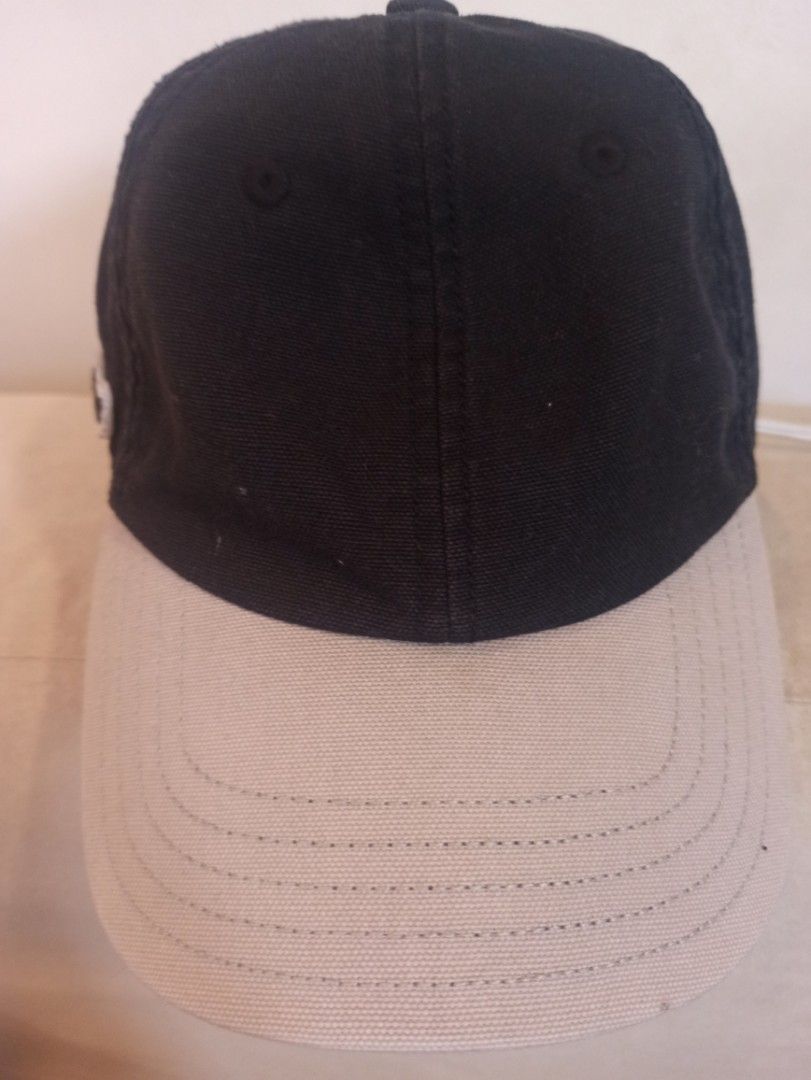 Adidas Cap Black and Beige (Category: Caps & Hats) located in Caloocan City. Submitted by rtarellano (Listing ID 1462910317, Image 1). Description: - Classic Adidas cap - Black crown with beige brim - Iconic Adidas trefoil logo on the side - Adjustable strap at the back for a comfortable fit - Perfect for everyday wear or sports.