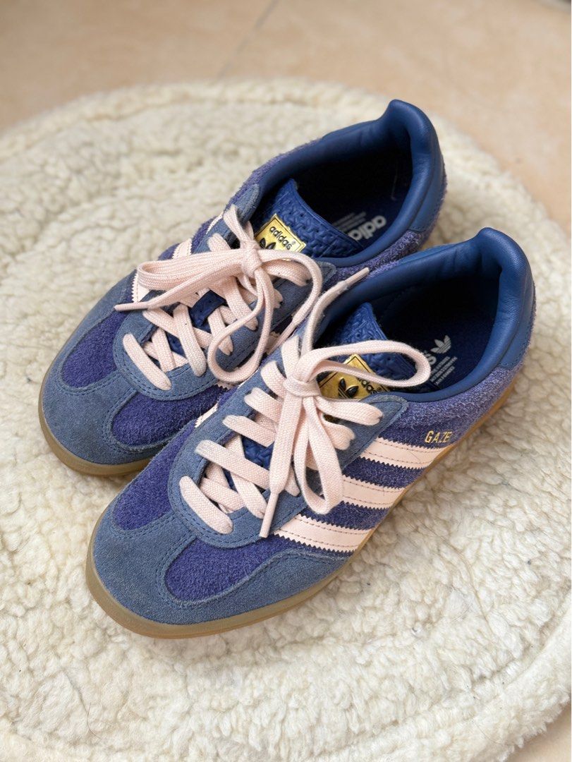 Adidas Gazelle (authentic) size 23cm (Category: Sneakers) located in Cebu City. Submitted by kgs87 (Listing ID 1463049701, Image 1). Description: ✨ ✨ DECLUTTERING SALE ✨ ✨ Authentic Adidas Gazelle size 23cm. No flaws whatsoever. Lightly used. Like new. RFS: need pickleball funds 🤪 Location: Guadalupe, Cebu (NO COD).