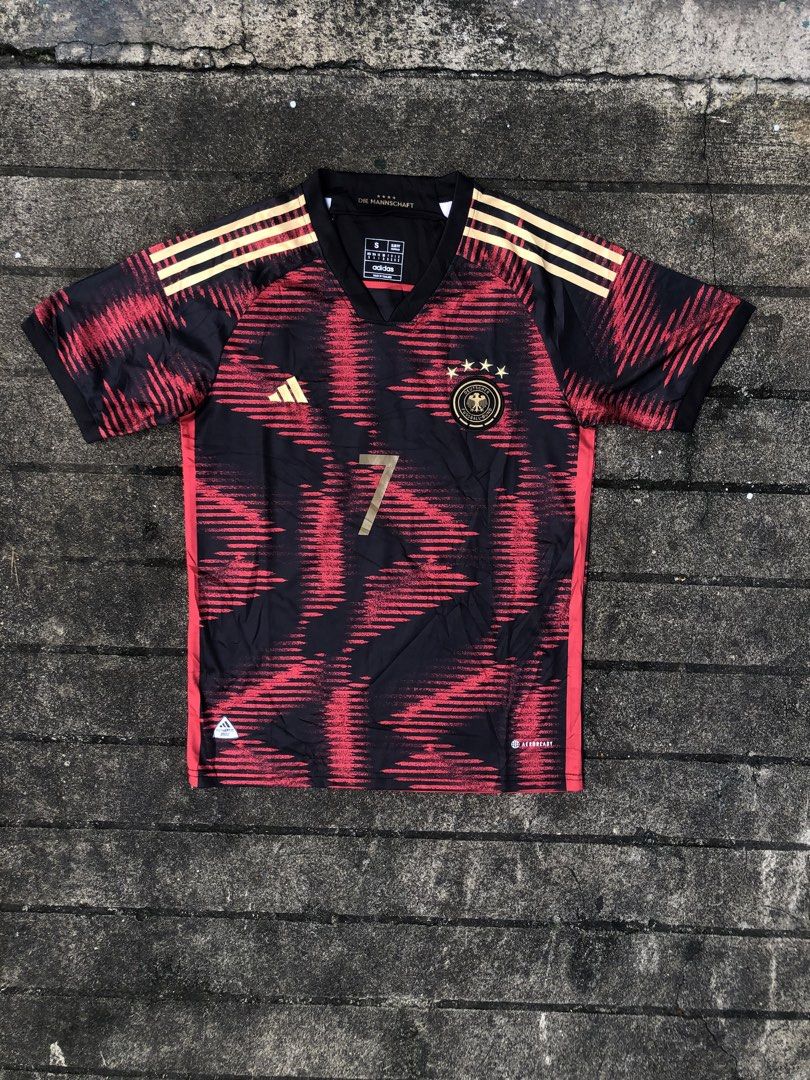 ADIDAS JERSEY HAVERTZ (Category: Activewear) located in Mabalacat. Submitted by makithrift30 (Listing ID 1462981382, Image 1). Description: DIMES: 21x28.5 CONDITION: 9.7/10 COLOR RATE: 9.7/10 ISSUE: NONE .