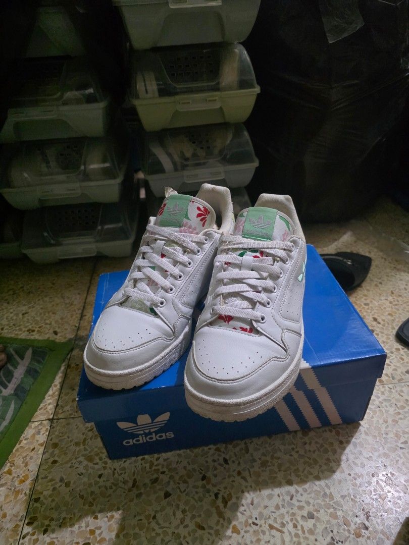 Adidas Lifestyle NY 90 (Category: Sneakers) located in Makati City. Submitted by ricarixx (Listing ID 1462947993, Image 1). Description: White Adidas Lifestyle NY 90 sneakers with a floral pattern. Comes with the original box. Great for casual wear..
