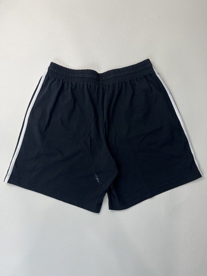Adidas Shorts (Category: Shorts) located in Makati City. Submitted by ufcknwthbst (Listing ID 1463017171, Image 3). Description: 19 inch length 9.5/10 condition No issue.