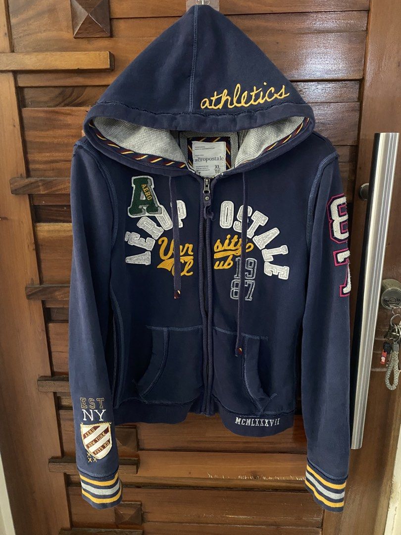 AEROPOSTALE VTG FULL ZIP JACKET MULTI PATCH (Category: Coats, Jackets and Outerwear) located in Cavite. Submitted by gedom (Listing ID 1462952675, Image 1). Description: VTG AEROPOSTALE MULTI PATCH FULL ZIP JACKET EXCELLENT CONDITION SIZE XL 21/25 DIMES .
