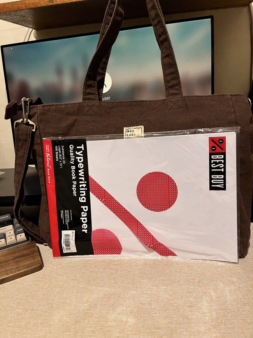 Aestotetics Mini Laptop Sling Bag (Espresso) (Category: Tote Bags) located in Binan City. Submitted by deulli (Listing ID 1463050569, Image 3). Description: Aestotetics Brown Canvas Laptop Sling Bag Bought 2023 but used around 5 times? RFS: not using it anymore Negotiable price Features: - thick canvas material - really big (12”x14”x4”) - fits a 15.6in laptop (see pics) - has padded laptop sleeve - water bottle pocket inside - has a small zippere