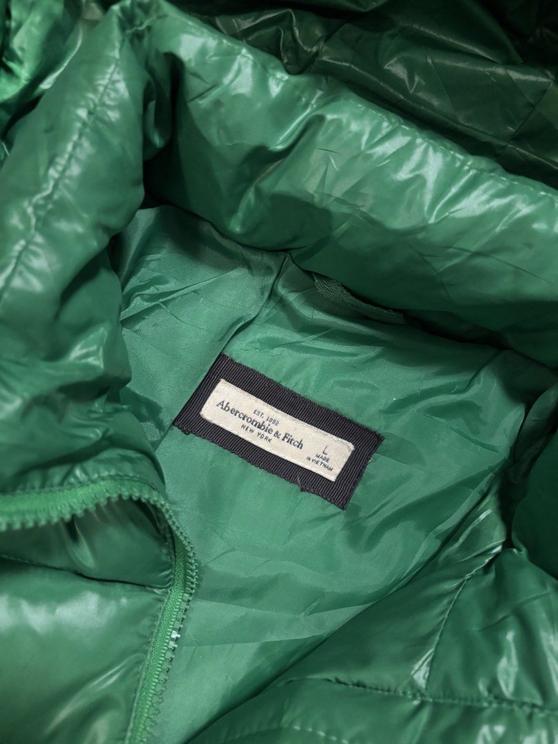 A&F puffer hoodie jacket (Category: Coats, Jackets and Outerwear) located in Cavite. Submitted by cesxyyylll (Listing ID 1462909560, Image 2). Description: .