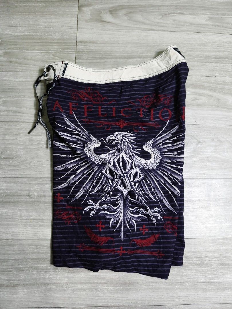 Affliction grunge board short (Category: Shorts) located in Paranaque City. Submitted by pickersform (Listing ID 1462914816, Image 3). Description: - Affliction Grunge Board Shorts waistline 32 / length 21 / opening 12 - Features: Drawstring Waist no flaws excellent condition .