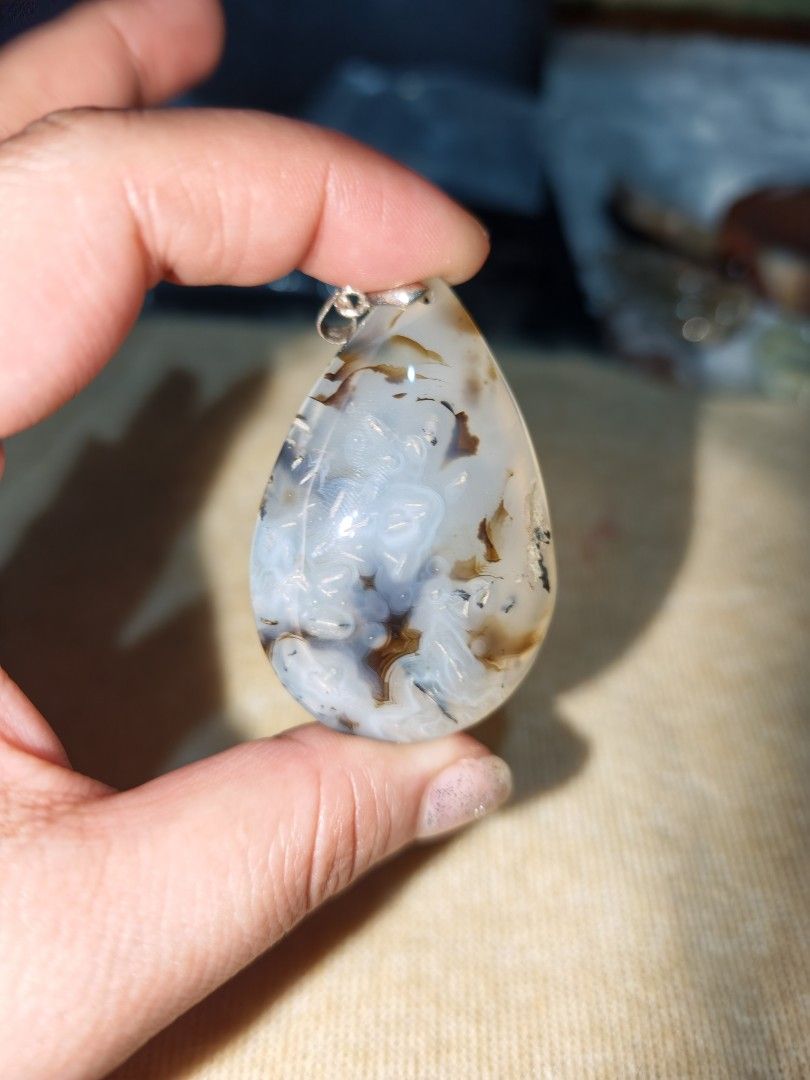 Agate Big Teardrop Pendant (Category: Necklaces) located in Quezon City. Submitted by piaoliangcollections.ph (Listing ID 1463094881, Image 3). Description: Made Fron Natural Agate Stone. This Pendant brings Calmness,peace, concentratuon and mental Clarity.