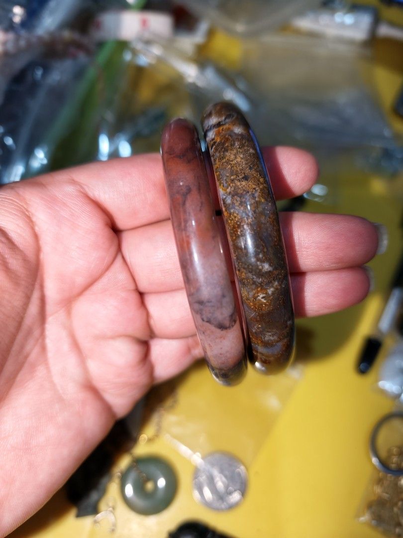 Agate Bundle Solid Bangle 2pcs (Category: Bracelets) located in Quezon City. Submitted by piaoliangcollections.ph (Listing ID 1463099041, Image 2). Description: Get it now for 3500. 2pieces na. Napakaganda. AI Overview Agate stone is a popular grounding crystal believed to promote emotional balance, mental clarity, and protection..