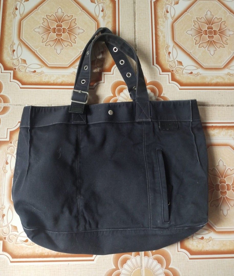 Agnes b voyage (Category: Tote Bags) located in Bauko. Submitted by vayne123_turtle (Listing ID 1462894965, Image 3). Description: Agnes b voyage Canvas tote bag color rate: 8/10.