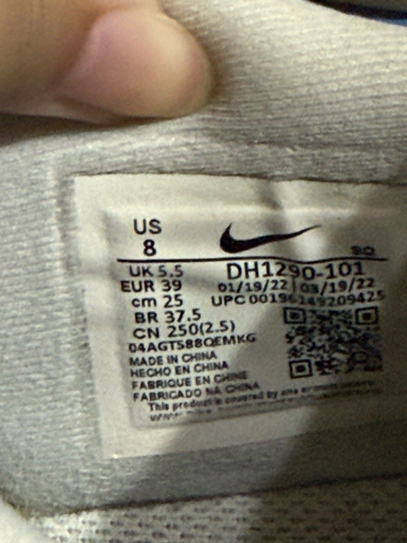 Air Force 1 Fontana Size 8 US (Category: Sneakers) located in Bacoor. Submitted by heyitscfajardo (Listing ID 1462994114, Image 2). Description: .