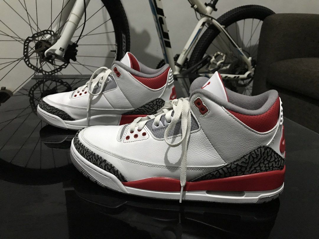 Air Jordan 3 Retro “Fire Red” (DN3707-160) (Category: Sneakers) located in Kawit. Submitted by emwaikei.emwaikei (Listing ID 1463048864, Image 3). Description: ❗️10.5 US MEN ❗️Payment first before shipping MODE OF PAYMENT BDO/GCASH Location: KAWIT, CAVITE .