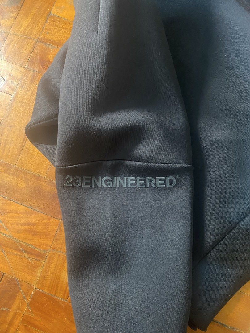 Air Jordan Jacket (Category: Activewear) located in Manila. Submitted by gnccolectiblezz (Listing ID 1462971753, Image 3). Description: Message me na lang sa Tags.