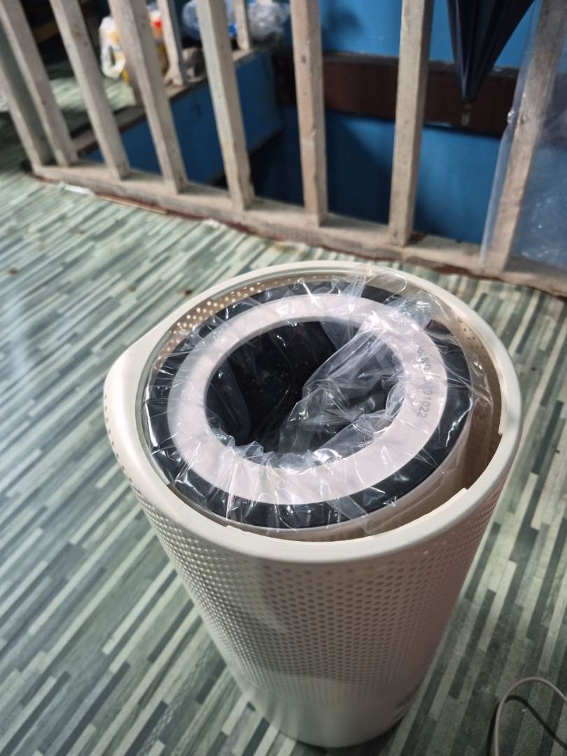Air Purifier Kyowa (Category: Air Purifiers & Dehumidifiers) located in Pasig City. Submitted by merl01 (Listing ID 1463054345, Image 1). Description: 🌬️ KYOWA AIR PURIFIER FOR SALE ✨ Model: KW-9402 💰 Selling Price: ₱2,500 — NEGOTIABLE 🏷️ Original Price: ₱4,685 📍 Location: Makati Area ✅ Condition: Good as new 🧼 Clean and well-maintained 📦 Ready for a new home! 💯 Great for keeping your room/home air fresh and clean. 👀 Watch until the end f