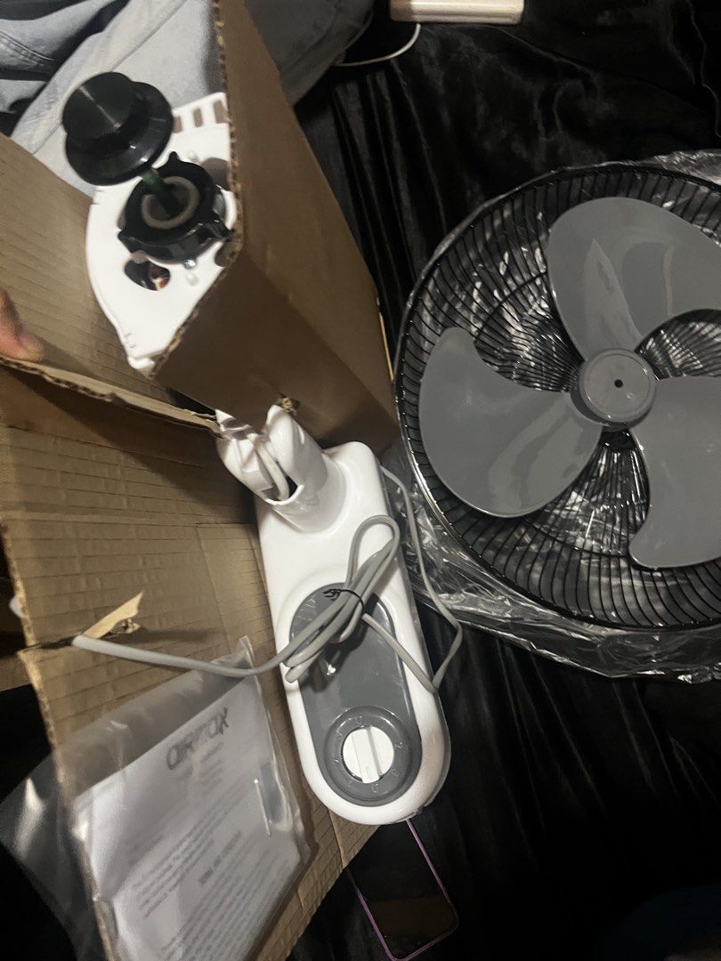 Airmax AWF-16 16" 3 Speed Oscillating Fan (Category: Fans) located in Mandaluyong City. Submitted by notsickkkkk (Listing ID 1463083221, Image 1). Description: - Airmax Oscillating Fan - 16-inch Blade Size - 3 Speed Settings - Built-in Thermal Fuse for Safety - Box and Manual Included - Perfect for staying cool.