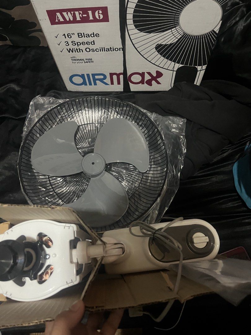 Airmax AWF-16 16" 3 Speed Oscillating Fan (Category: Fans) located in Mandaluyong City. Submitted by notsickkkkk (Listing ID 1463083221, Image 2). Description: - Airmax Oscillating Fan - 16-inch Blade Size - 3 Speed Settings - Built-in Thermal Fuse for Safety - Box and Manual Included - Perfect for staying cool.