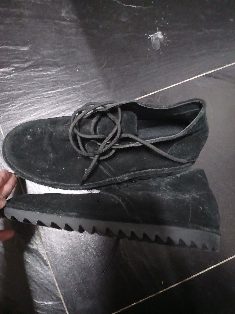 Airwalk x Uniform Experiment shoes (Category: Casual Shoes) located in Cebu City. Submitted by perfectzero (Listing ID 1463031506, Image 3). Description: .