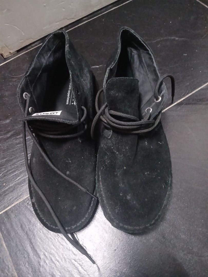 Airwalk x Uniform Experiment shoes (Category: Casual Shoes) located in Cebu City. Submitted by perfectzero (Listing ID 1463031506, Image 1). Description: .