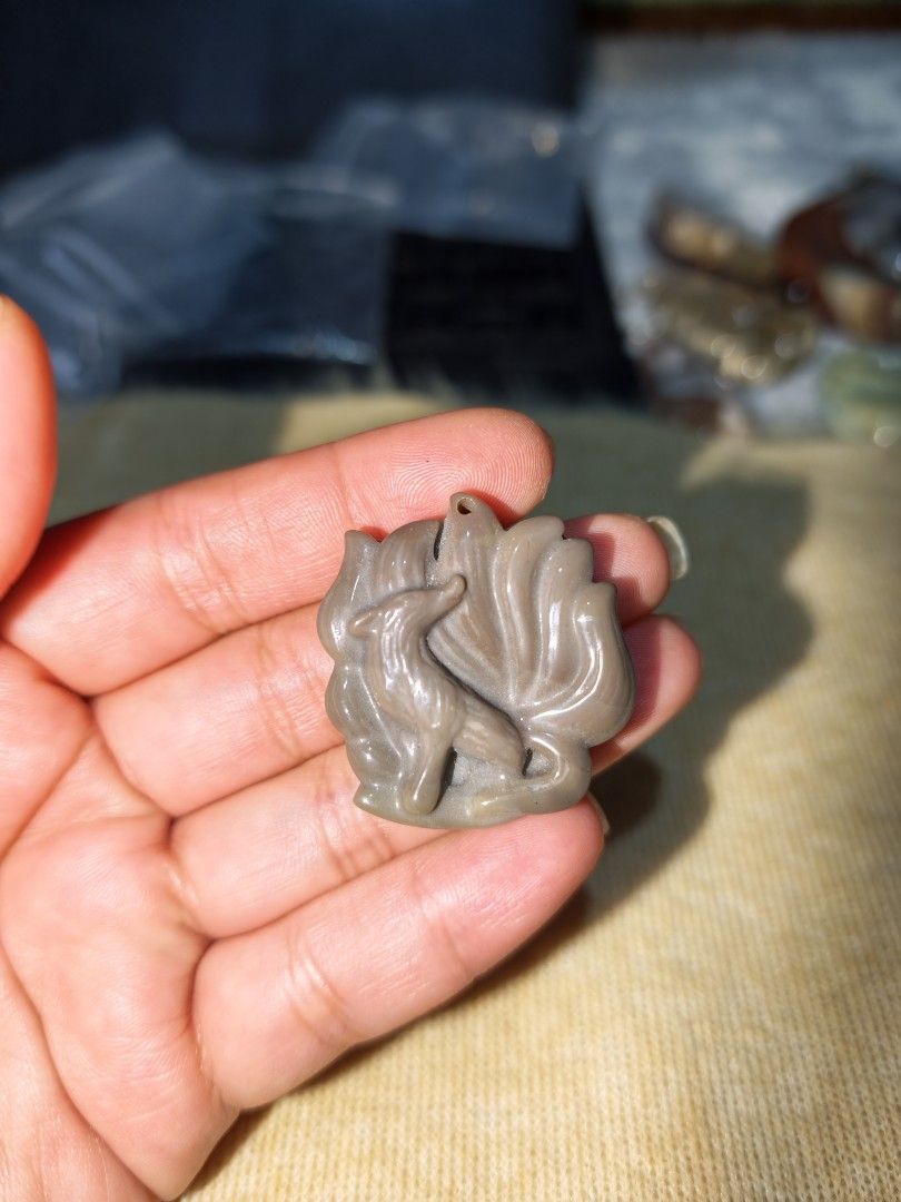 Alashan Agate 9Tailed Fox Pendant (Category: Necklaces) located in Quezon City. Submitted by piaoliangcollections.ph (Listing ID 1463094691, Image 2). Description: This is just one piece. Alashan agate is a grounding and protective crystal known for promoting emotional stability, mental clarity, and inner strength. Emotional and Mental Benefits Stress Relief: The stone has a calm vibration that helps soothe anxiety, fear, and emotional tension. M