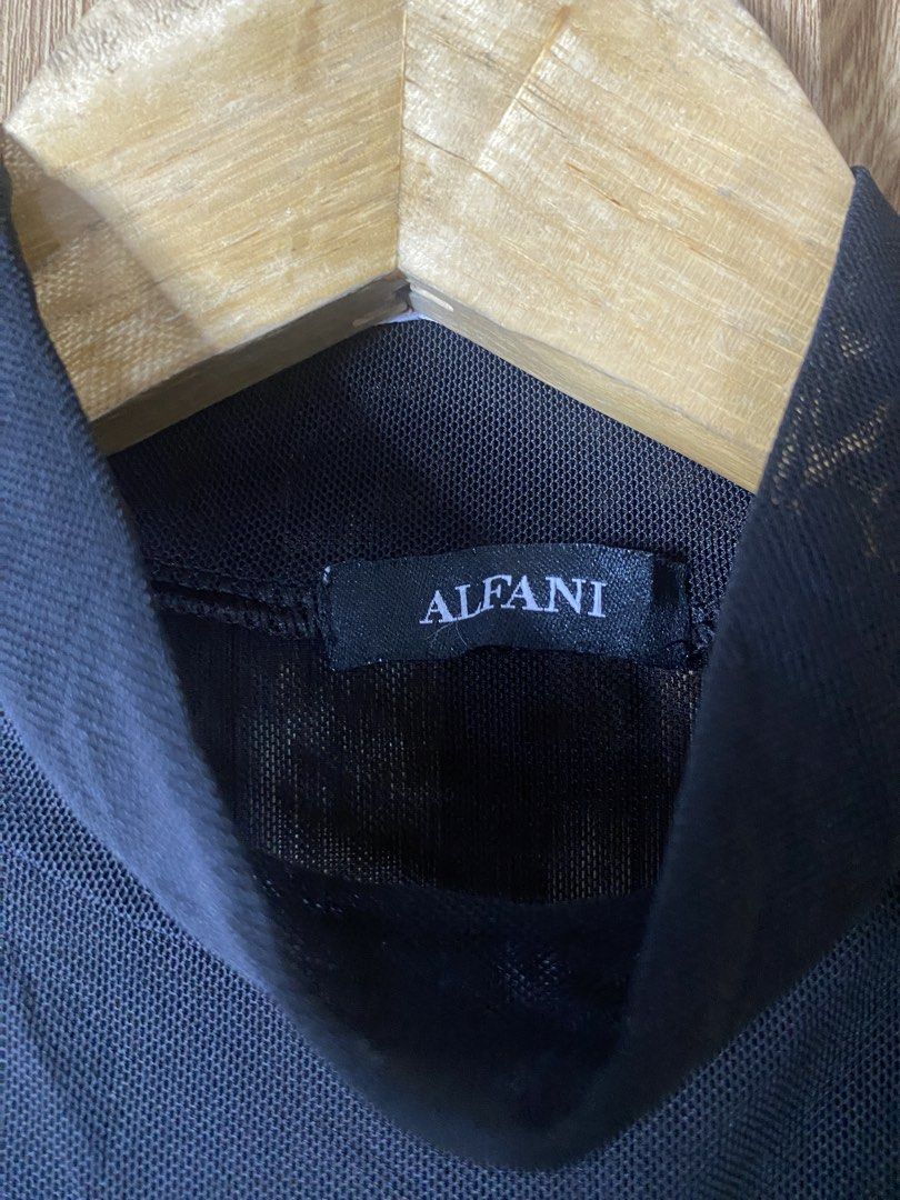 Alfani Y2k tops (Category: Blouses) located in Davao. Submitted by msthrifted (Listing ID 1462899105, Image 3). Description: Size S-M.