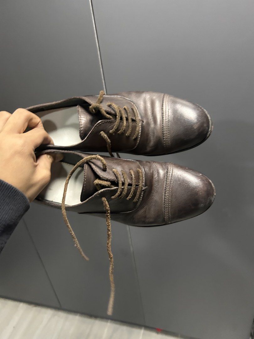 Alfredo Bannister Derbies (Category: Dress Shoes) located in Manila. Submitted by tryingtoarchivemaybe (Listing ID 1462954383, Image 1). Description: Stitched Sole, The laces are designed that way Size 40 ( US 8 Mens ).