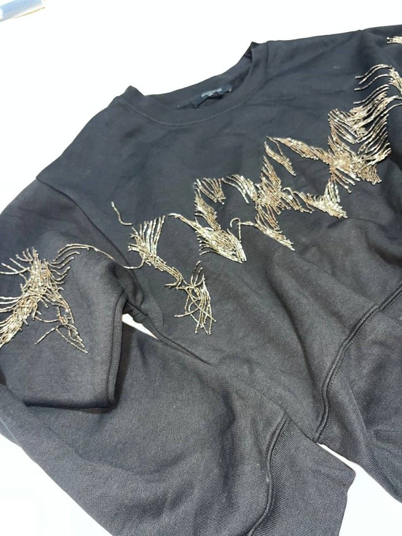 AllSaints Embellished Sweatshirt (Category: Luxury Apparel) located in Quezon City. Submitted by michypeachyy1 (Listing ID 1463074977, Image 2). Description: 1500 plus shipment medium to large size.