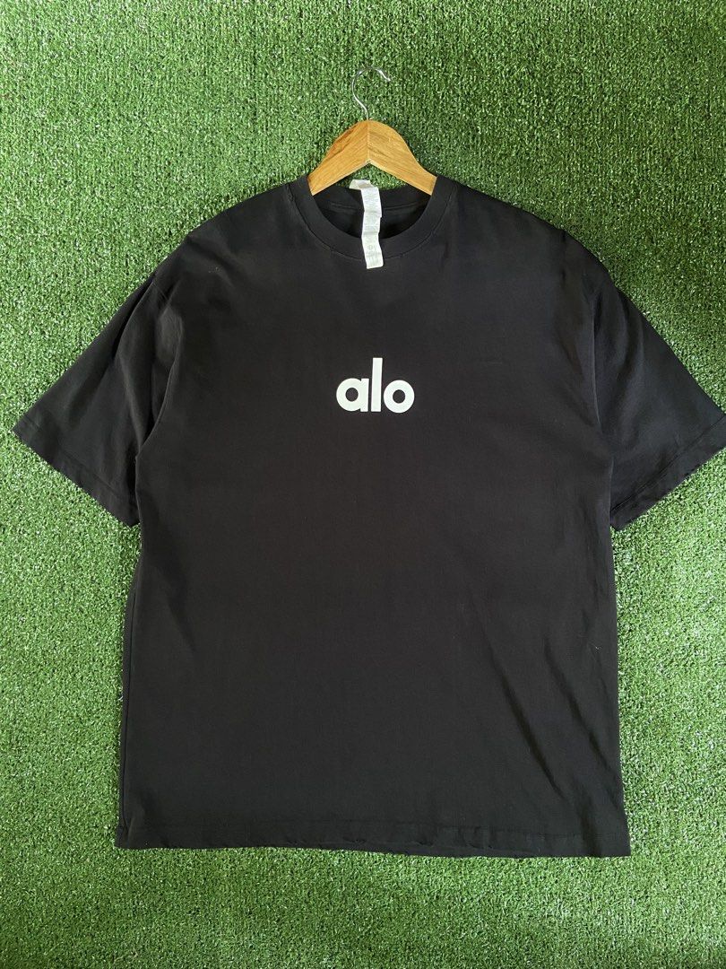 Alo Yoga Distressed tee (Category: Tshirts & Polo Shirts ) located in Panabo. Submitted by jushua_thriftclthes (Listing ID 1463035018, Image 1). Description: Alo Yoga Distressed 23by29 Large On tag Xl Fittings No Issue excellent condition Color rate-10/10 550+sf nego if sure buyer Panabo City📍.