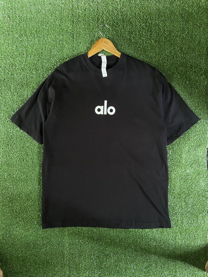 Alo Yoga Distressed tee (Category: Tshirts & Polo Shirts ) located in Panabo. Submitted by jushua_thriftclthes (Listing ID 1463035018, Image 2). Description: Alo Yoga Distressed 23by29 Large On tag Xl Fittings No Issue excellent condition Color rate-10/10 550+sf nego if sure buyer Panabo City📍.