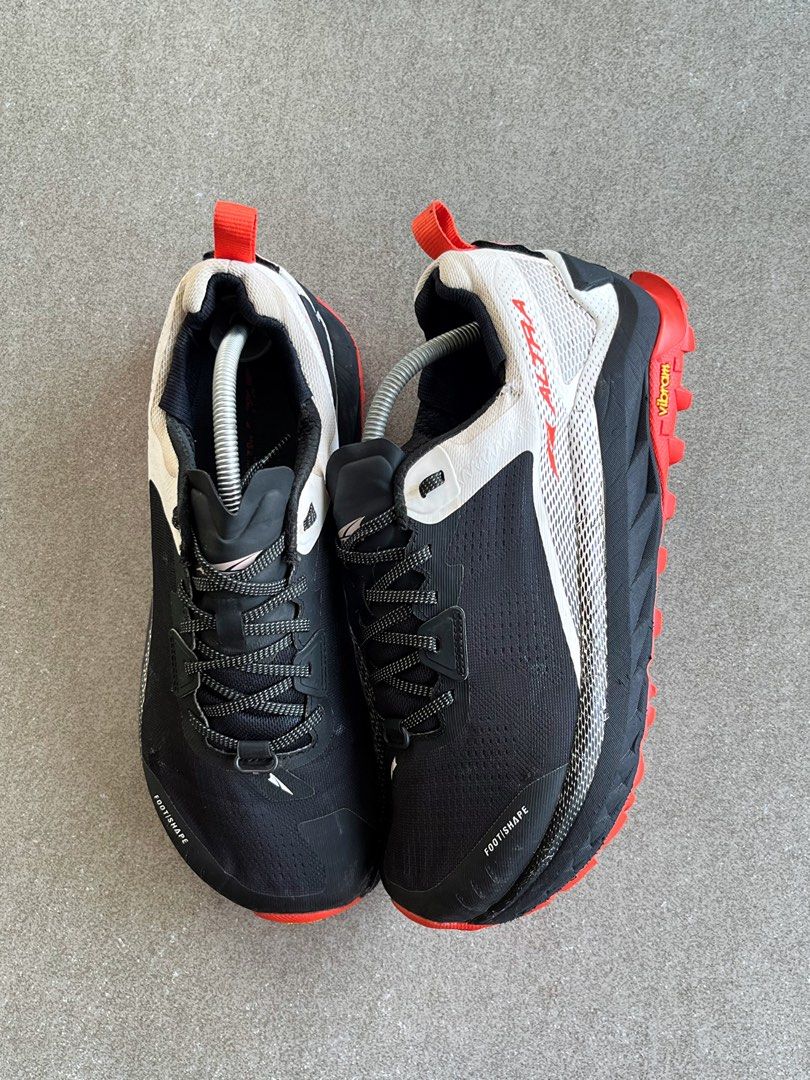 ALTRA OLYMPUS 4 (Category: Casual Shoes) located in Butuan. Submitted by jacobfrost (Listing ID 1463067771, Image 2). Description: ALTRA OLYMPUS 4 10 US MENS 44 EUR EXCELLENT CONDITION FIXED SOCKLINE / MINOR SCRATCH TOE PART ₱1,800 🏷️.