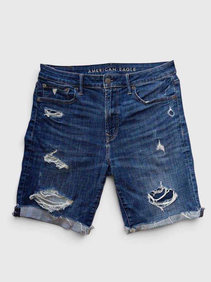 American eagle (Category: Shorts) located in Malasiqui. Submitted by v.hype (Listing ID 1462996564, Image 1). Description: American eagle size : 32 on tag dimension: 32-34w 20L excellent condition price : 1000 pesos + ship.