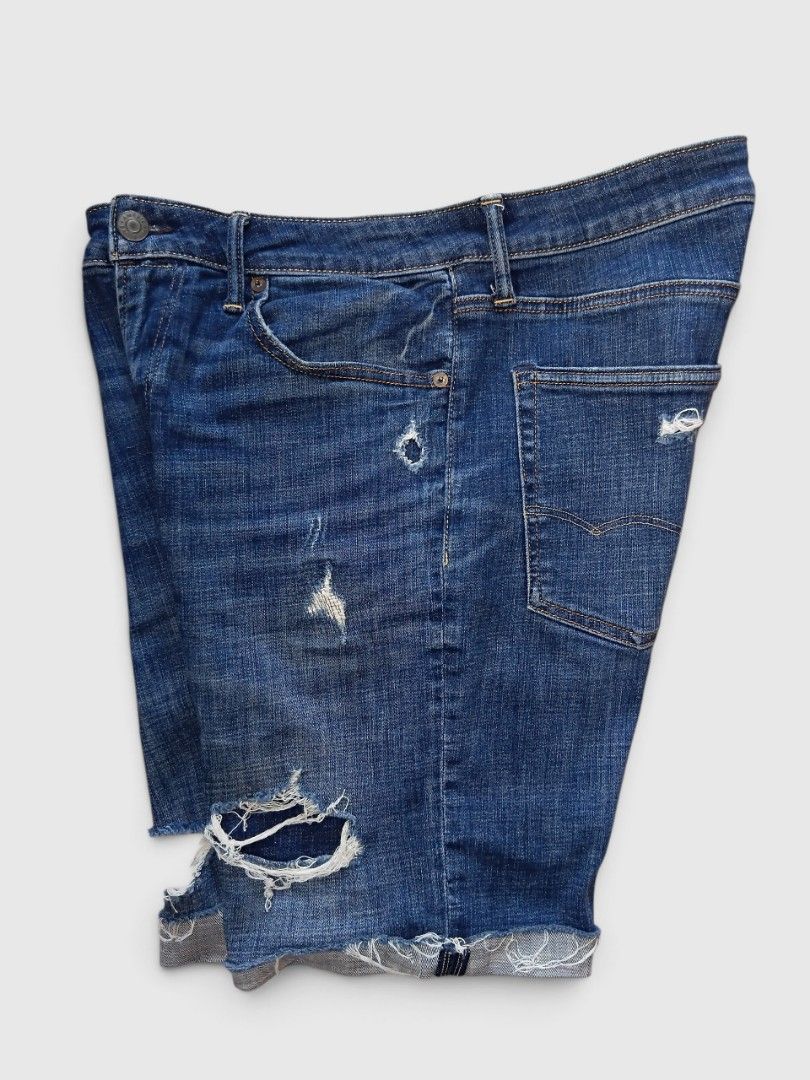 American eagle (Category: Shorts) located in Malasiqui. Submitted by v.hype (Listing ID 1462996564, Image 3). Description: American eagle size : 32 on tag dimension: 32-34w 20L excellent condition price : 1000 pesos + ship.