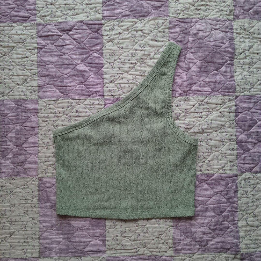 AMERICAN EAGLE one shoulder top (Category: Sleeveless) located in Legazpi City. Submitted by lovelacepicks (Listing ID 1463061491, Image 1). Description: - s-m (m on tag) - no flaws, no ww - wysiwyg.