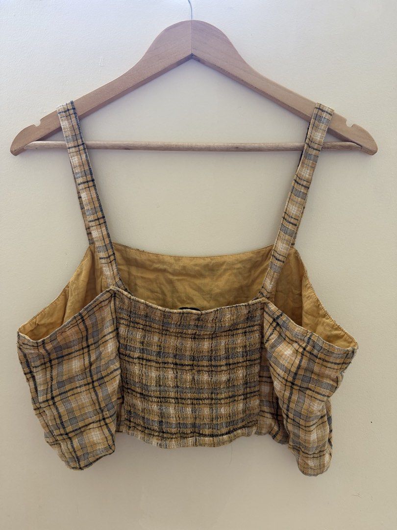 AMERICAN EAGLE PLAID CROPTOP LARGE ON SIZE (Category: Sleeveless) located in Lucena. Submitted by alvic27 (Listing ID 1463027979, Image 2). Description: .
