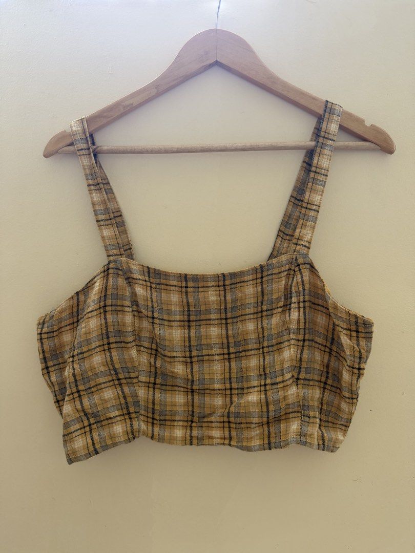 AMERICAN EAGLE PLAID CROPTOP LARGE ON SIZE (Category: Sleeveless) located in Lucena. Submitted by alvic27 (Listing ID 1463027979, Image 1). Description: .