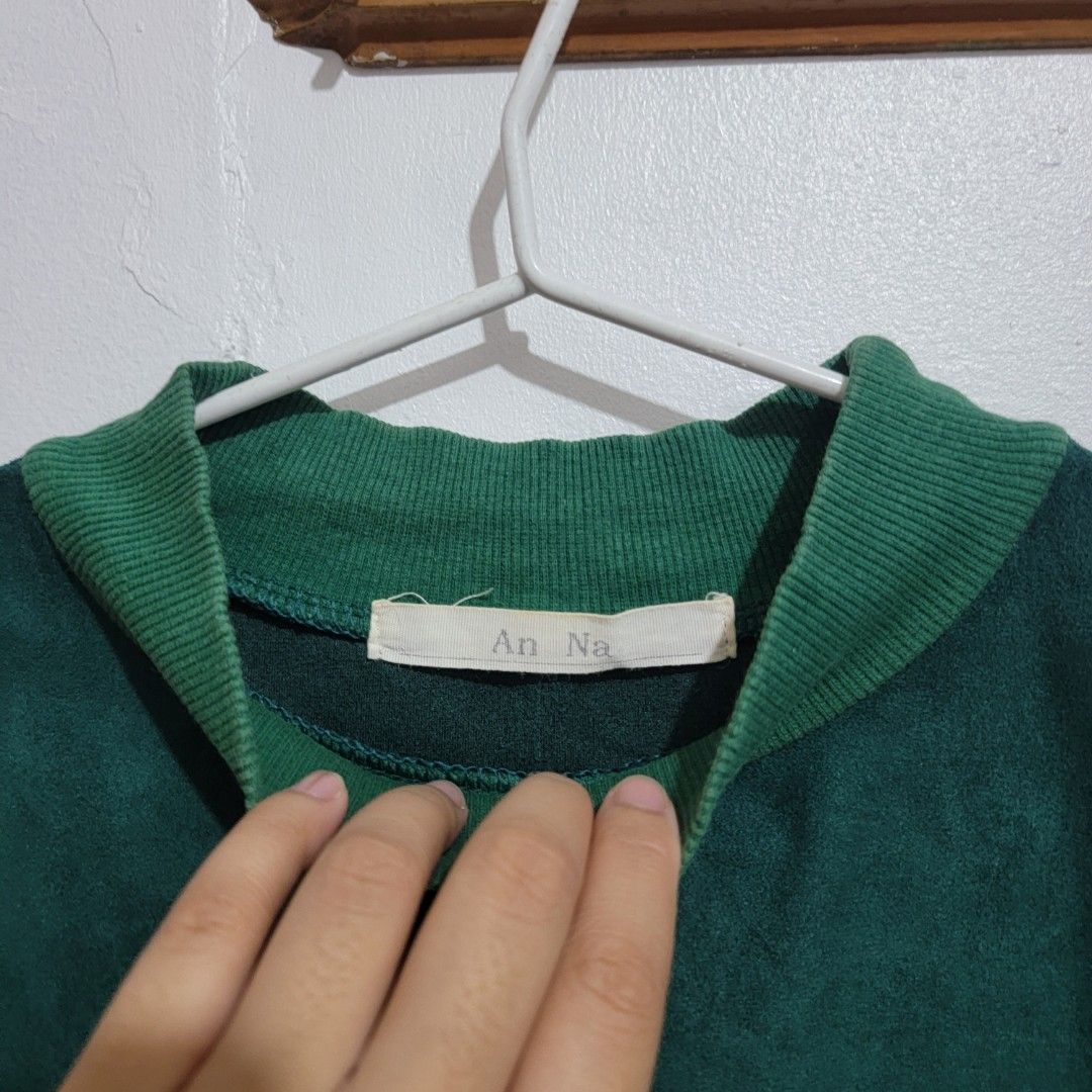An Na Green Suede Sleeveless Top (Category: Sleeveless) located in Quezon City. Submitted by akiyostudios (Listing ID 1462921502, Image 2). Description: - fits m.