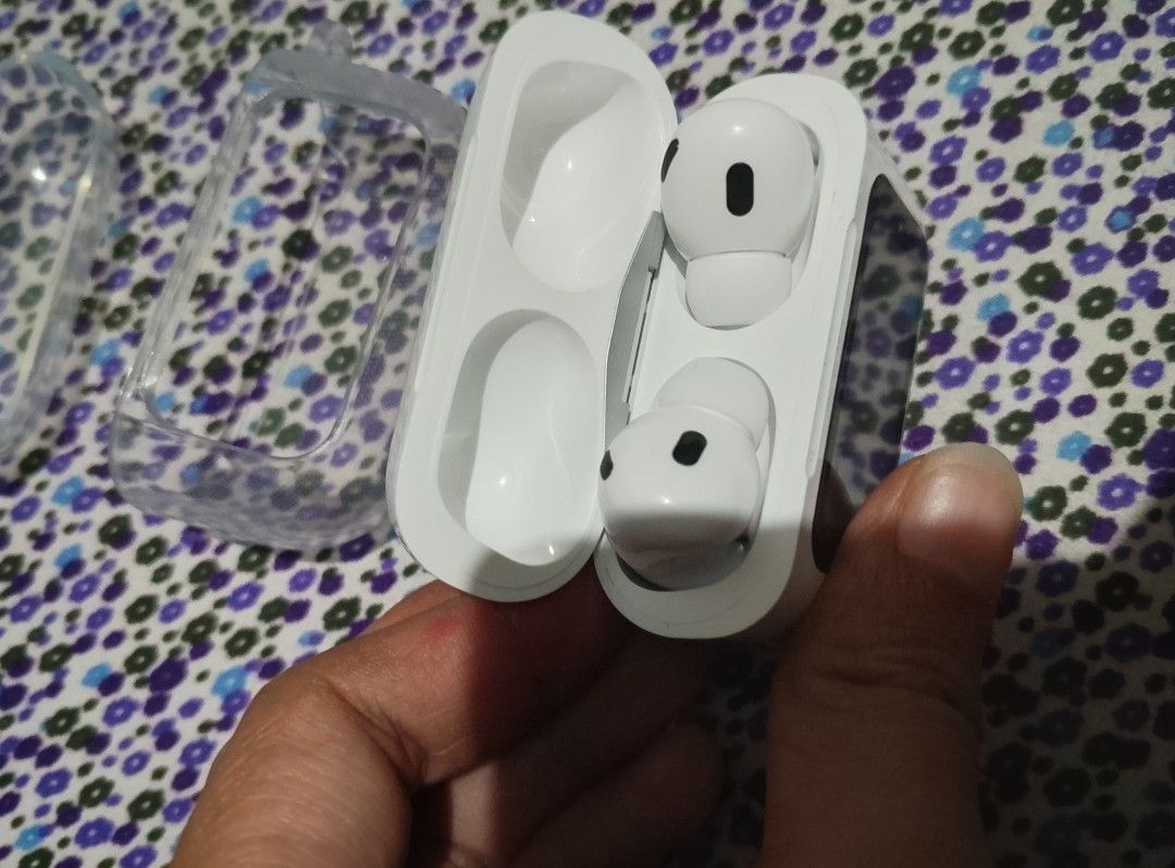 ANC/ENC Wireless Earbuds with LED Touch Screen Case (Category: Earphones) located in Makati City. Submitted by kukimo (Listing ID 1462965568, Image 2). Description: - ANC/ENC wireless earbuds for superior sound and noise cancellation. - Full-color LED touch screen case for music control, call management, and more. - Customize your case with changeable wallpapers. - Built-in feature to help you find your lost headphones. - Comes with extra ear tip