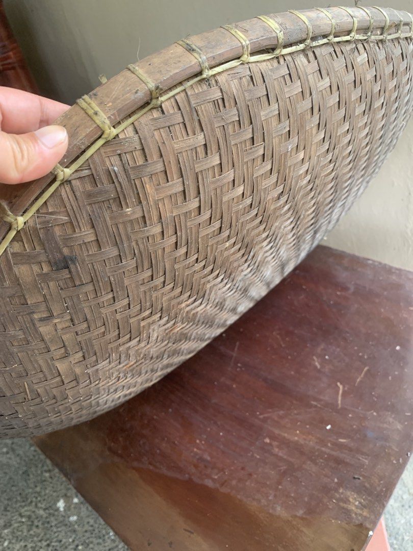 Antique (Category: Storage Boxes & Baskets) located in Quezon City. Submitted by sojisup (Listing ID 1463018361, Image 3). Description: Antique Bilao .
