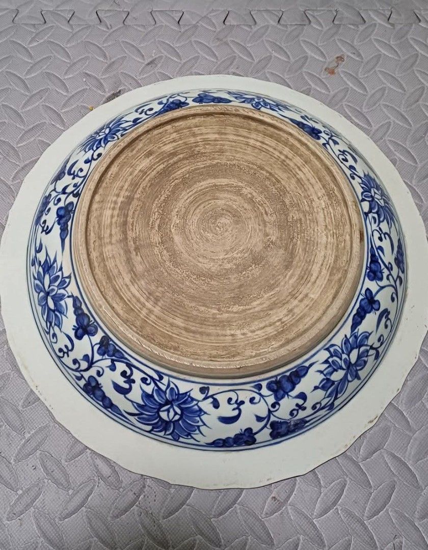 Antique blue and white plate (Category: Vases & Decorative Bowls) located in Manila. Submitted by thrifty.sh0p (Listing ID 1462653466, Image 3). Description: Fs Antique blue and white Porcelain plate Pm sent if interested, cod.