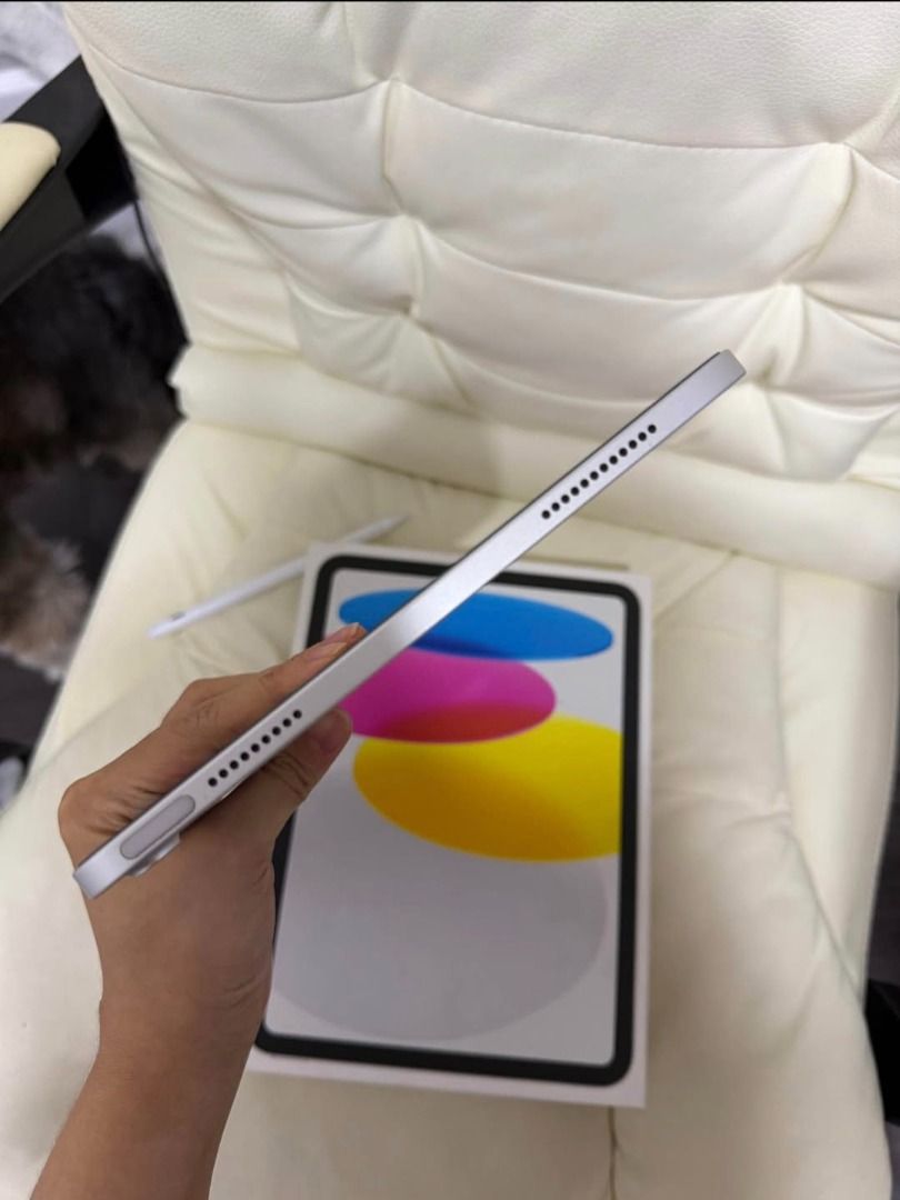 Apple Ipad 10th Gen, Late 2022 64GB (Category: Laptops & Notebooks) located in Manila. Submitted by mayelirae (Listing ID 1463016975, Image 3). Description: FS: Apple lpad 10th Gen, Late 2022 Bought 12/2023 RFS: Upgrade Pristine condition, no dents and scratches, no issues Only used for streaming and reading Inclusions: - unit only, no charger - box - Goojodoq pencil (please don't expect too much) P18,500 only (slightly negotiable).