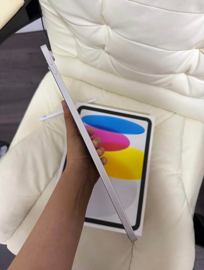 Apple Ipad 10th Gen, Late 2022 64GB (Category: Laptops & Notebooks) located in Manila. Submitted by mayelirae (Listing ID 1463016975, Image 2). Description: FS: Apple lpad 10th Gen, Late 2022 Bought 12/2023 RFS: Upgrade Pristine condition, no dents and scratches, no issues Only used for streaming and reading Inclusions: - unit only, no charger - box - Goojodoq pencil (please don't expect too much) P18,500 only (slightly negotiable).