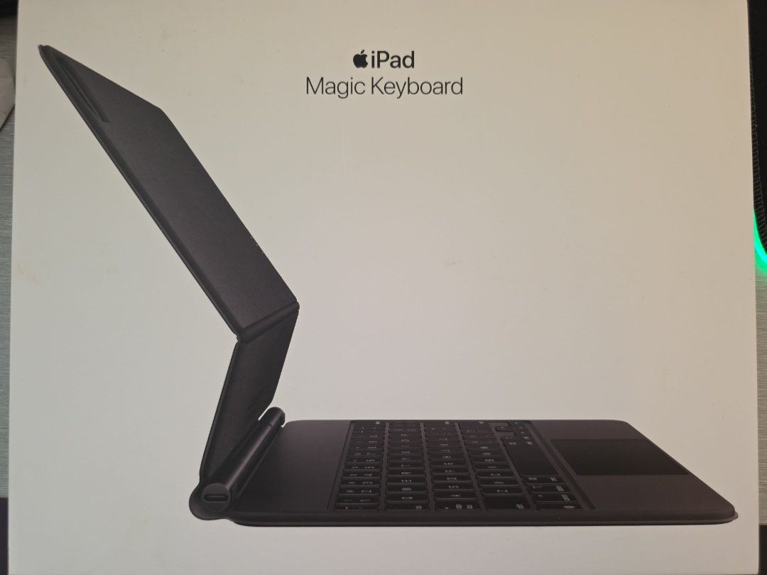 Apple iPad Magic Keyboard 黑色 （分類：電腦鍵盤及相關產品）位於 Hong Kong。 由 coolearth_bb3d7e 提交（商品編號 1463000134，圖片 1）。簡介： 購買後不適用 太空人圖案 適合 iPad Pro 11 吋（1-4代） iPad Air 11 吋（4-5代）。