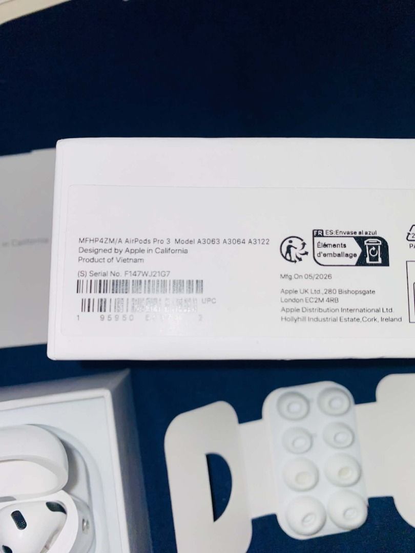 Airpod Pro 3 complete with USB to USB C cable (Category: Earphones) located in Lingayen. Submitted by otaku_niche (Listing ID 1463047468, Image 3). Description: As seen in pictures. Like new, barely used. Will come with apple bag as well. Bought in the UK RFS: I was gifted with a new headphone Payment and shipping : via LBC COD/COP, Bank transfer Item located in Lingayen, Pangasinan.