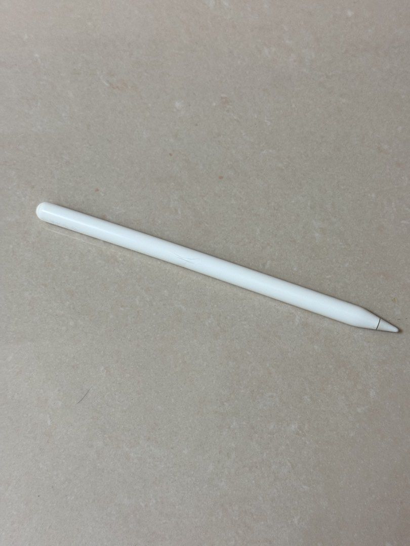 Apple Pencil (第二代) （分類：電子書閱讀器）位於 Hong Kong。 由 maceer 提交（商品編號 1462909656，圖片 2）。簡介： Apple Pencil 2正版 有輕微裂紋， 功能一切正常， 謹外觀（見圖） 。