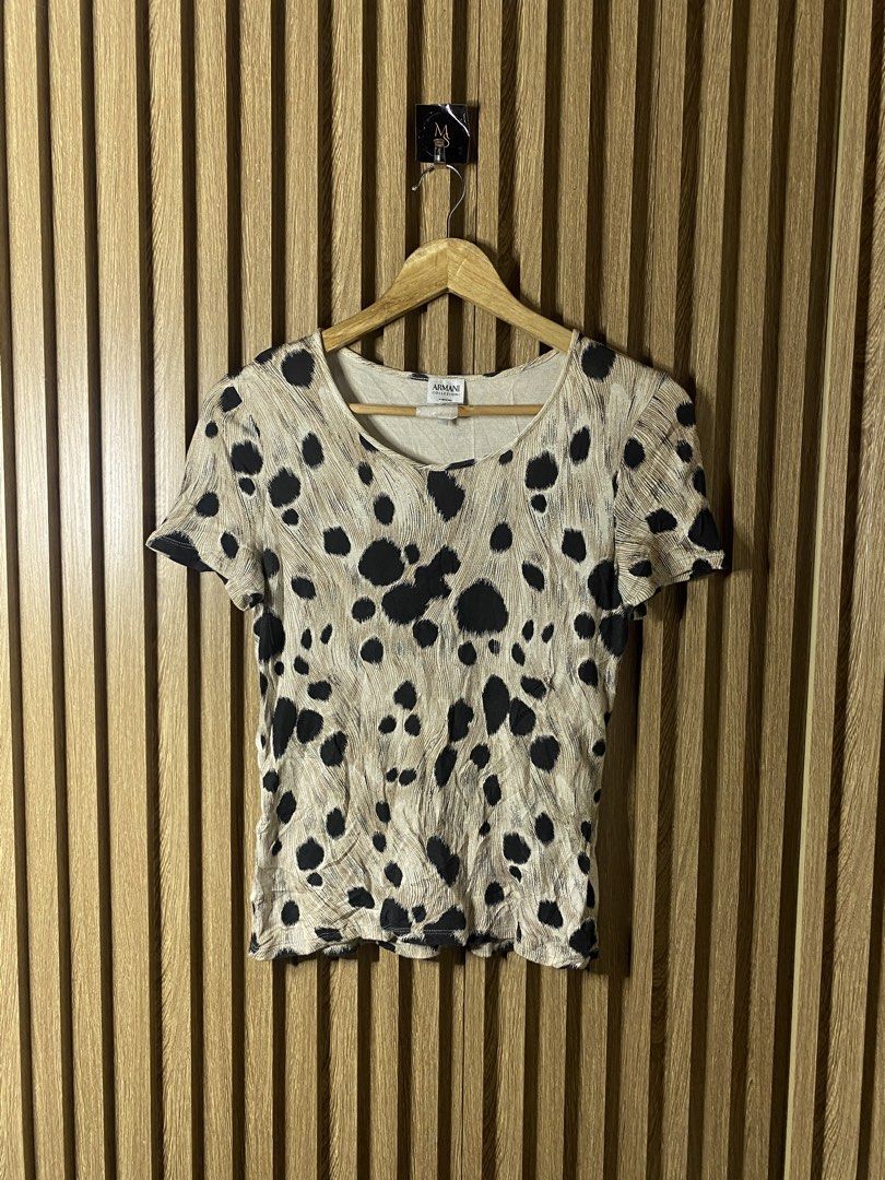 Armani Collezione (Category: Luxury Apparel) located in Davao. Submitted by msthrifted (Listing ID 1462898941, Image 2). Description: No flaws Like new.