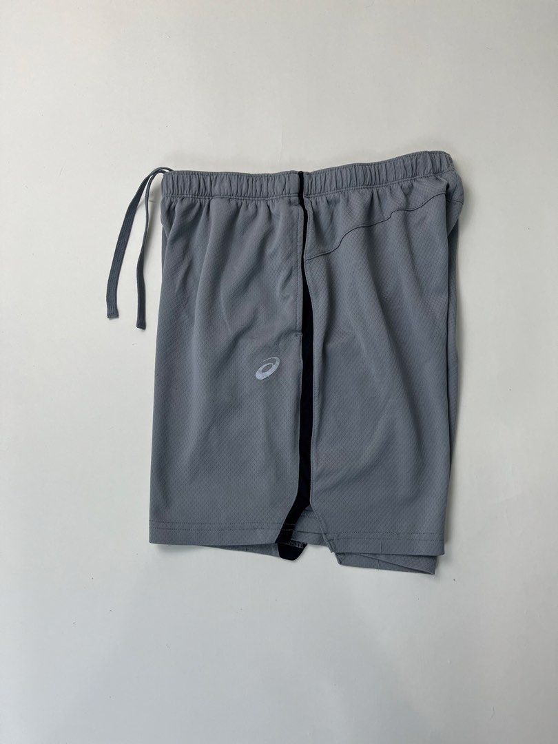 Asics Shorts (Category: Shorts) located in Makati City. Submitted by ufcknwthbst (Listing ID 1463012482, Image 2). Description: 19 inch length 9.5/10 condition No issue.