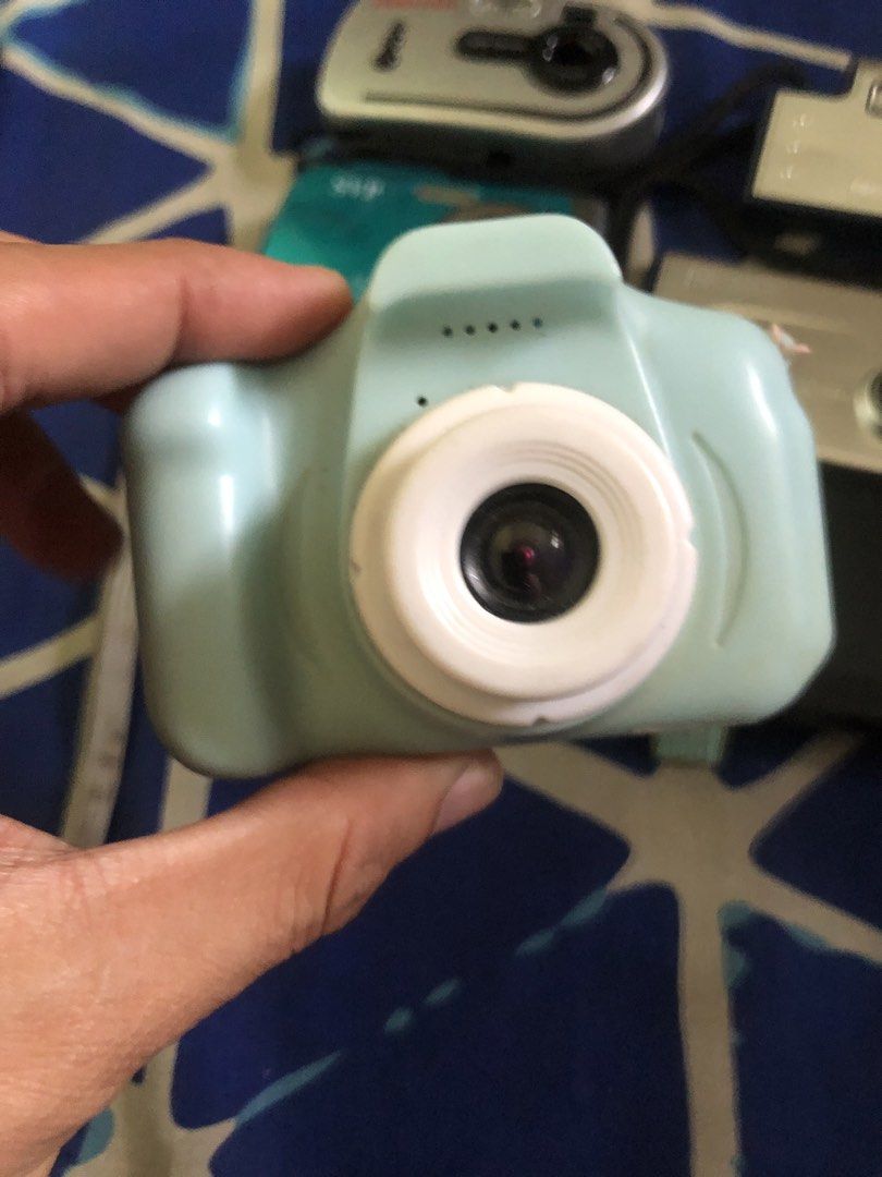 Assorted digital cameras untested defectives (Category: Cameras) located in Quezon City. Submitted by markgolveo (Listing ID 1462960400, Image 2). Description: Assorted digital cameras untested defectives Considered as defectives for parts out repairs No set breaking.