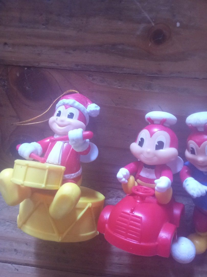 Assorted loose Jollibee Toys Set - (Category: Kids Toys) located in Pasig City. Submitted by teebeedeee (Listing ID 1462937308, Image 2). Description: - Set of 4 Jollibee Christmas-themed toys - Includes figures on a yellow airplane and a red car - Two additional standing Jollibee figures - Ideal for Jollibee collectors or as a gift for kids - Fun and collectible items loose,faded colors for meetups in pasig rotonda or jnt shipping or lalamove gr