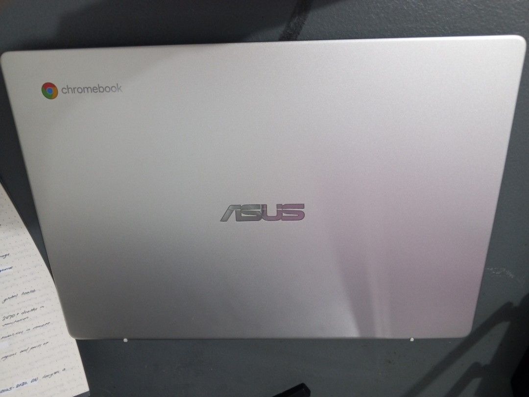 Asus chromebook C423 (Category: Laptops & Notebooks) located in San Fernando. Submitted by miyskii (Listing ID 1463037556, Image 1). Description: Asus chromebook no issue 8gb ram 64gb storage With laptop bag no charger.